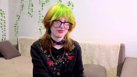 Snapshot of veolatownson chatting on 09.20.25 Erica online show from 09.20.25