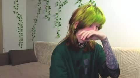 Snapshot of veolatownson chatting on 09.24.25 Erica online show from 09.24.25