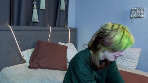 Snapshot of veolatownson chatting on 09.25.25 Erica online show from 09.25.25