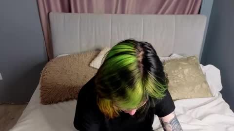 Snapshot of veolatownson chatting on 10.20.25 Erica online show from 10.20.25