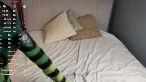 Snapshot of veolatownson chatting on 11.02.25 Erica online show from 11.02.25