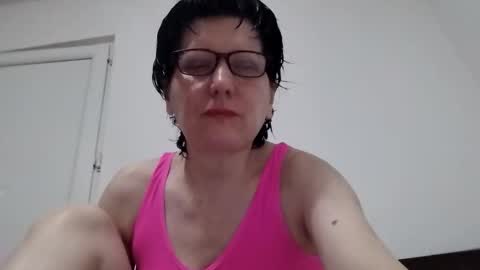 Snapshot of vera_elle chatting on 05.22.26 Vera online show from 05.22.26