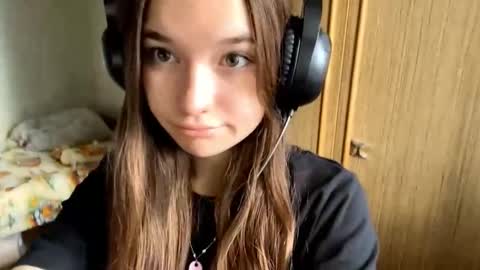 I m Risa online show from 09.20.25