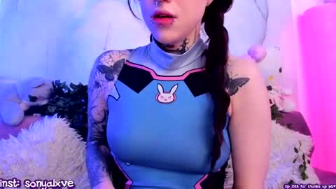 Snapshot of vergill_hella chatting on 02.14.25 Sonya online show from 02.14.25