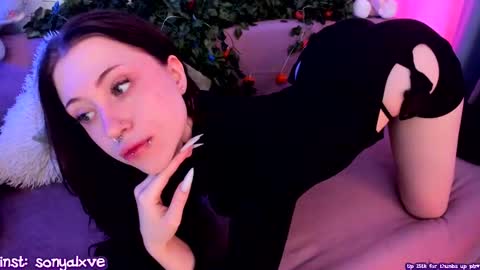 Snapshot of vergill_hella chatting on 02.19.25 Sonya online show from 02.19.25