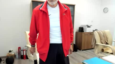 Snapshot of verifly chatting on 12.17.25 Victor online show from 12.17.25