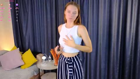 Snapshot of vernitashinsky chatting on 11.07.25 Olivia online show from 11.07.25