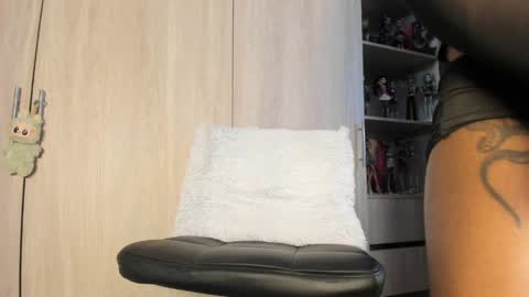 veronica lodge online show from 04.08.26