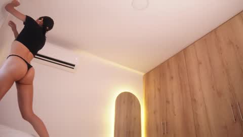 Veronica online show from 12.13.25