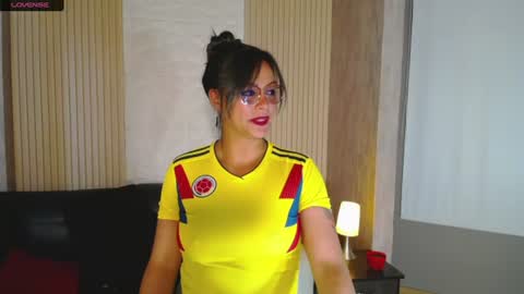 Snapshot of veronica_saenzz1 chatting on 06.23.26 Vero online show from 06.23.26