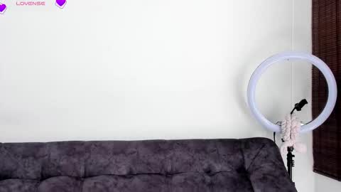 Snapshot of veronicatonu chatting on 10.17.25 VeronicaTonu online show from 10.17.25