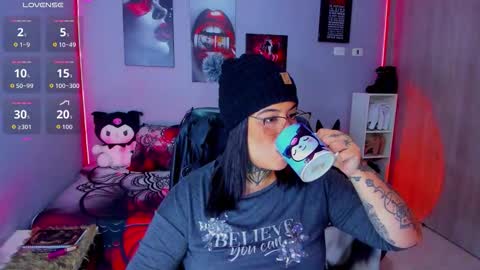 Miss Veronika online show from 10.17.25