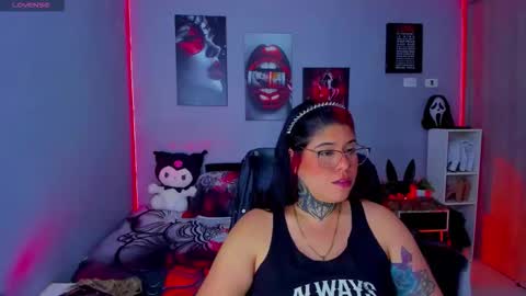 Miss Veronika online show from 11.05.25