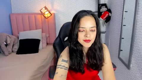 Snapshot of verostone1 chatting on 10.04.25 VEROS online show from 10.04.25