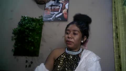 Snapshot of verronique1511 chatting on 06.21.26 verronique1511 online show from 06.21.26