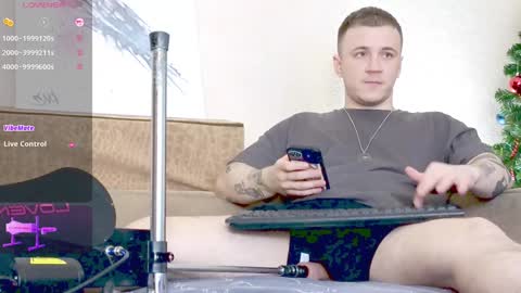 Snapshot of vers_gay chatting on 12.15.24 Ethan online show from 12.15.24