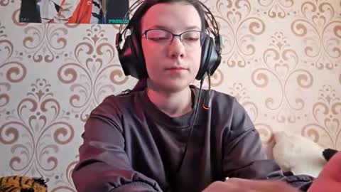 Snapshot of versieskains chatting on 03.26.26 versieskains online show from 03.26.26