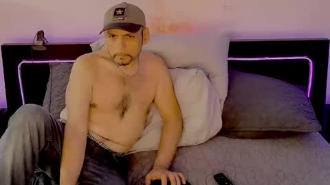 Snapshot of verspig7 chatting on 02.23.25 VersPig7 online show from 02.23.25