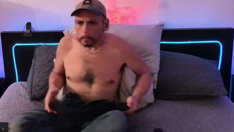 Snapshot of verspig7 chatting on 02.24.25 VersPig7 online show from 02.24.25