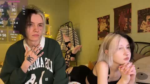 Snapshot of veryraretwins chatting on 10.03.25 veryraretwins online show from 10.03.25