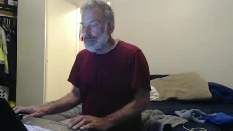 hairy man online show from 02.10.25