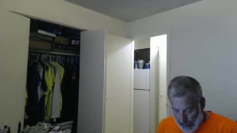 Snapshot of veryveryhairmanindenver chatting on 02.01.26 hairy man online show from 02.01.26