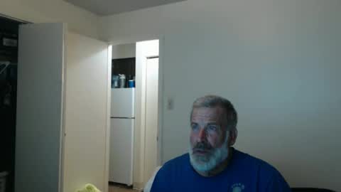 Snapshot of veryveryhairmanindenver chatting on 02.14.26 hairy man online show from 02.14.26