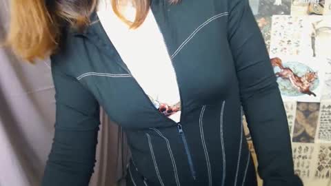 veryveryvery_shy online show from 12.19.24