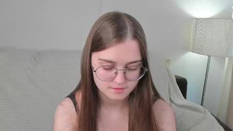 Snapshot of veta_cute chatting on 05.27.26 Emma Sofa online show from 05.27.26