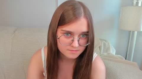 Snapshot of veta_cute chatting on 07.22.26 Emma Sofa online show from 07.22.26