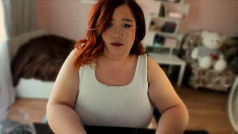 Snapshot of vi__vixen chatting on 09.16.25 Vi Vixen online show from 09.16.25