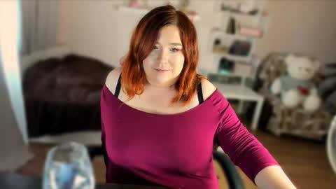 Snapshot of vi__vixen chatting on 09.19.25 Vi Vixen online show from 09.19.25