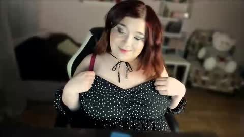 Snapshot of vi__vixen chatting on 11.08.25 Vi Vixen online show from 11.08.25