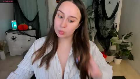 Snapshot of via_lattea_ chatting on 10.24.25 Camilla online show from 10.24.25