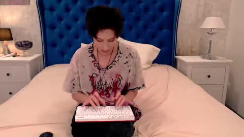 Via online show from 10.06.25