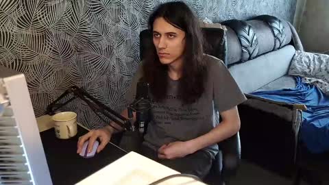 Snapshot of vialeras chatting on 12.07.24 vialeras online show from 12.07.24