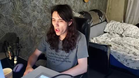 Snapshot of vialeras chatting on 12.08.24 vialeras online show from 12.08.24