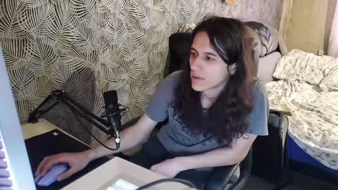 Snapshot of vialeras chatting on 12.08.24 vialeras online show from 12.08.24