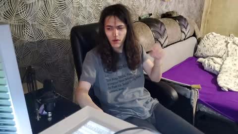 Snapshot of vialeras chatting on 12.12.24 vialeras online show from 12.12.24