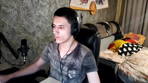 Snapshot of vialeras chatting on 02.07.25 vialeras online show from 02.07.25