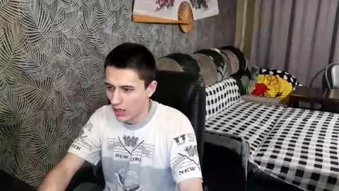 Snapshot of vialeras chatting on 02.11.25 vialeras online show from 02.11.25