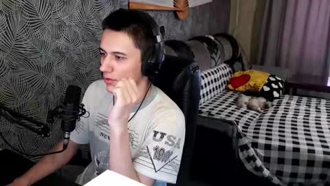 Snapshot of vialeras chatting on 02.13.25 vialeras online show from 02.13.25