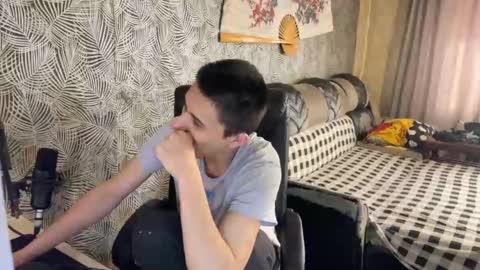 Snapshot of vialeras chatting on 02.15.25 vialeras online show from 02.15.25