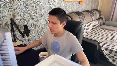 Snapshot of vialeras chatting on 02.23.25 vialeras online show from 02.23.25