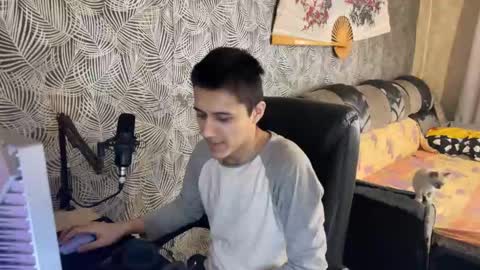 Snapshot of vialeras chatting on 02.27.25 vialeras online show from 02.27.25