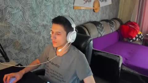 Snapshot of vialeras chatting on 03.04.25 vialeras online show from 03.04.25