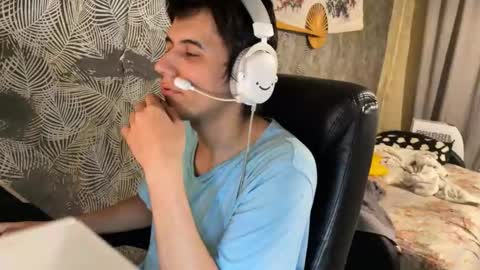 Snapshot of vialeras chatting on 09.16.25 vialeras online show from 09.16.25