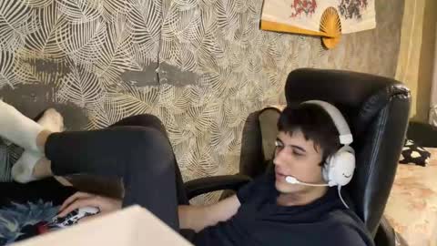 Snapshot of vialeras chatting on 09.17.25 vialeras online show from 09.17.25