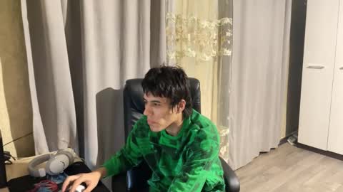 Snapshot of vialeras chatting on 09.21.25 vialeras online show from 09.21.25