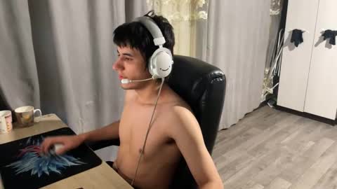 Snapshot of vialeras chatting on 09.22.25 vialeras online show from 09.22.25